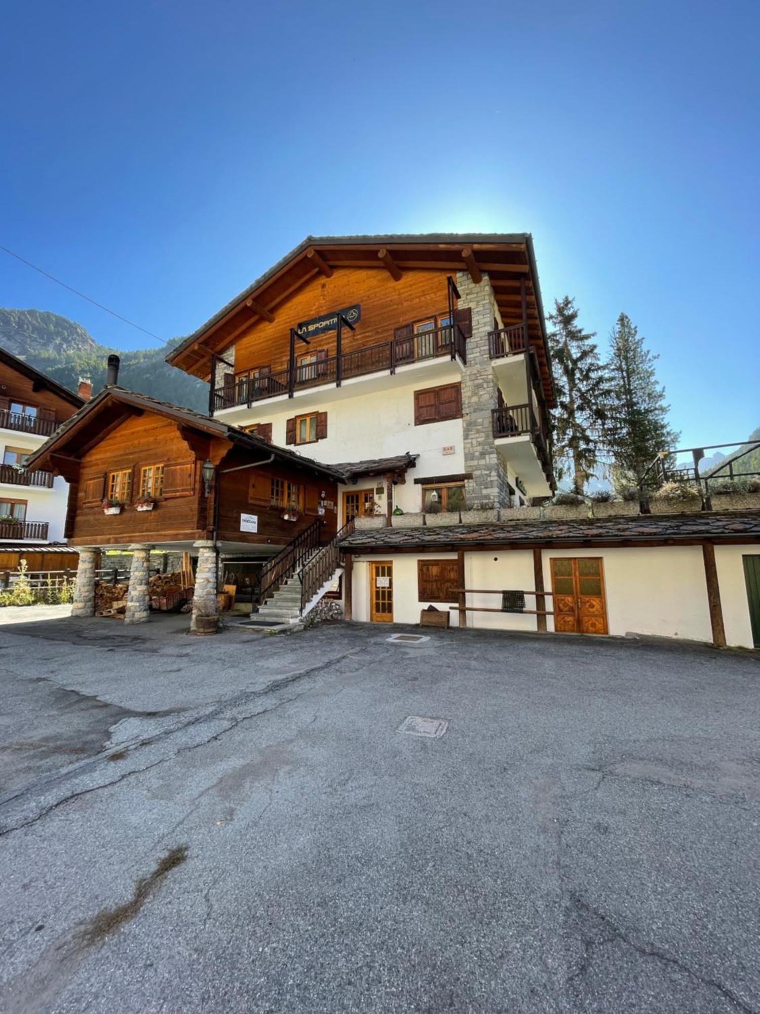 Hotel Ondezana Когне Екстериор снимка