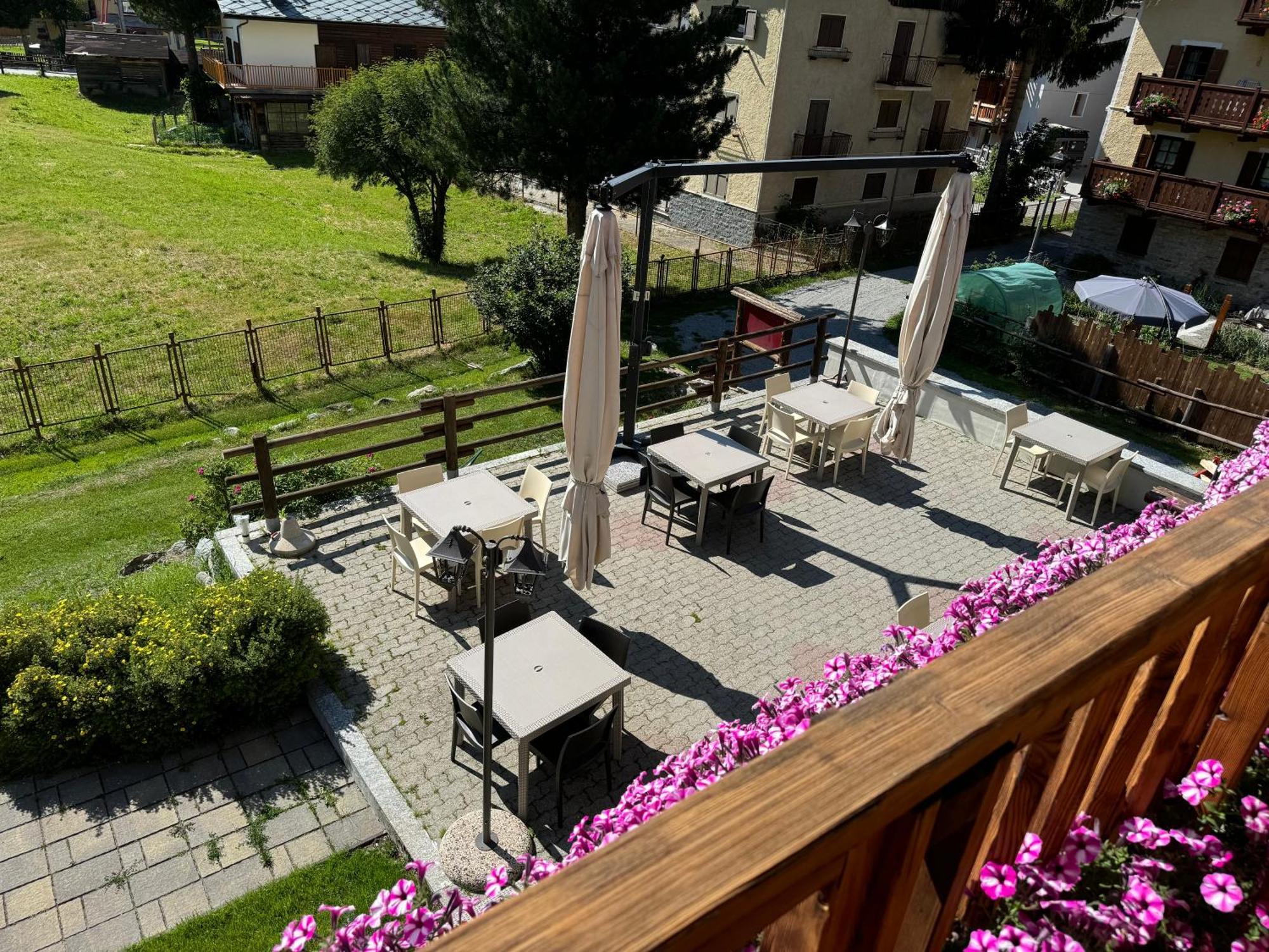 Hotel Ondezana Когне Екстериор снимка