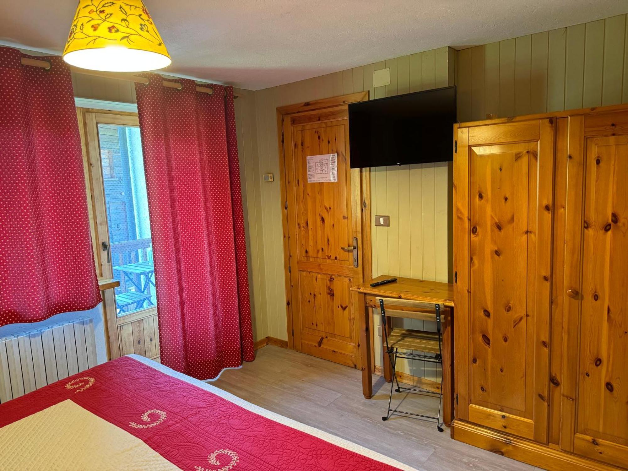 Hotel Ondezana Когне Екстериор снимка