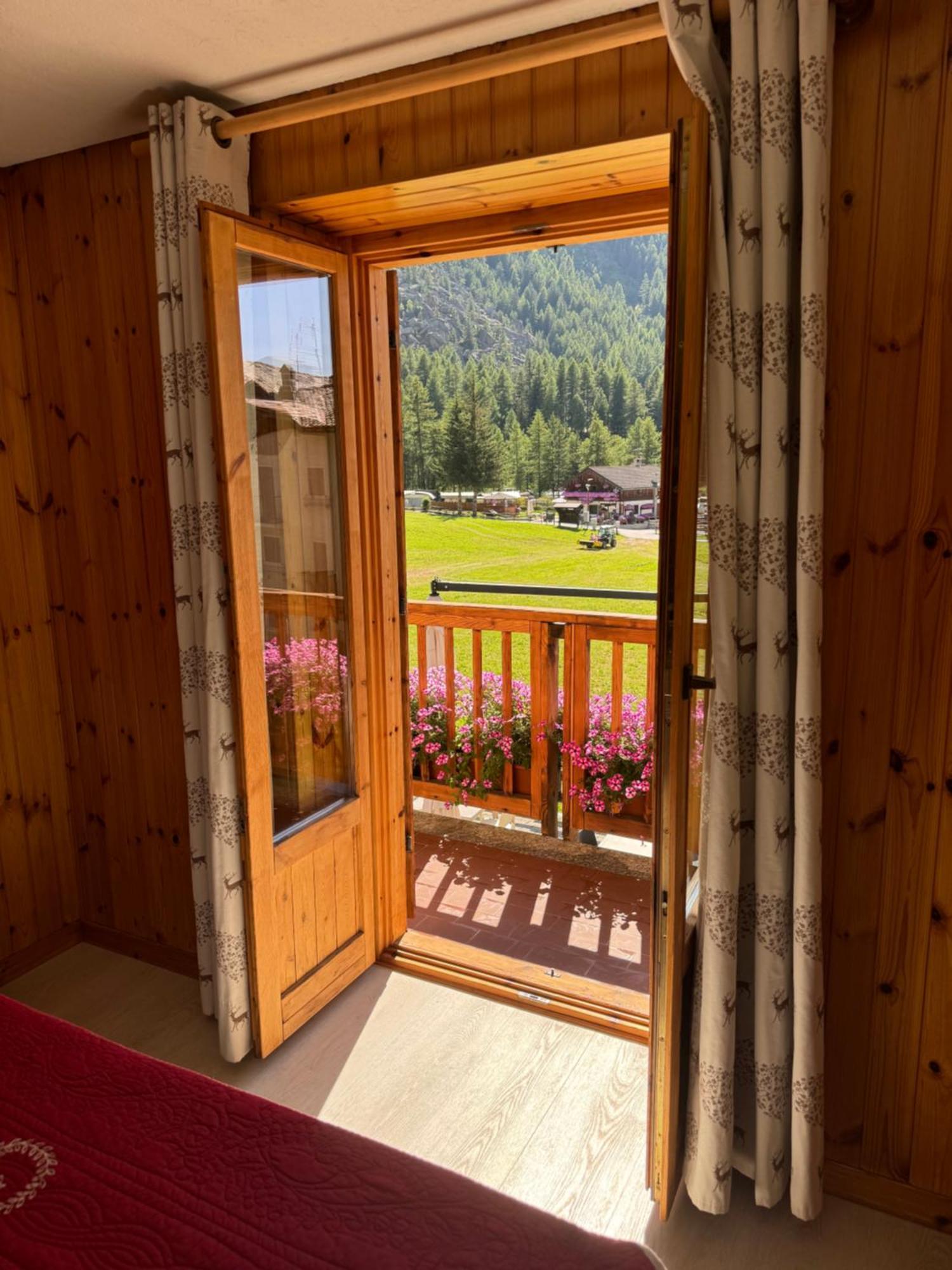 Hotel Ondezana Когне Екстериор снимка