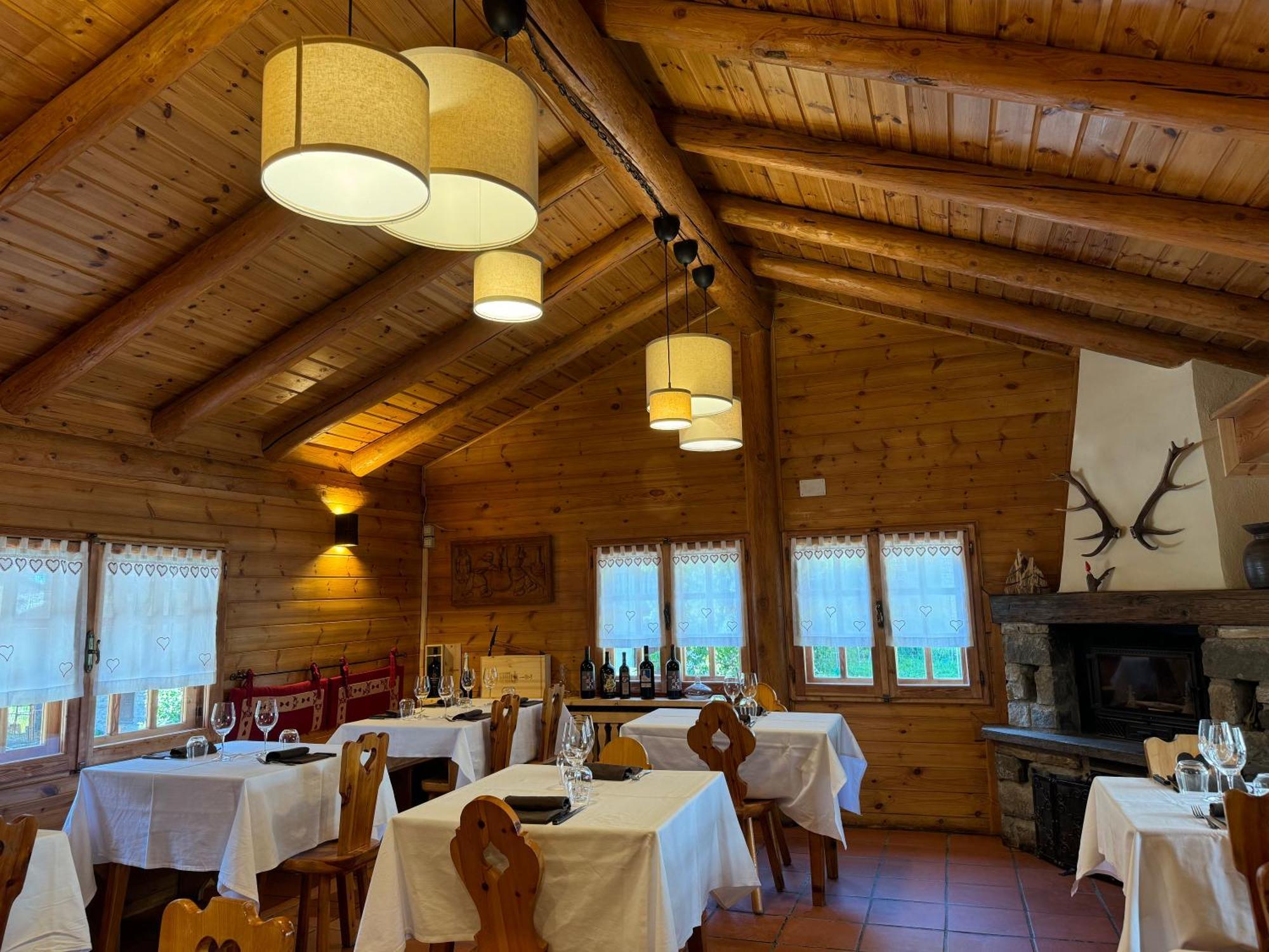 Hotel Ondezana Когне Екстериор снимка