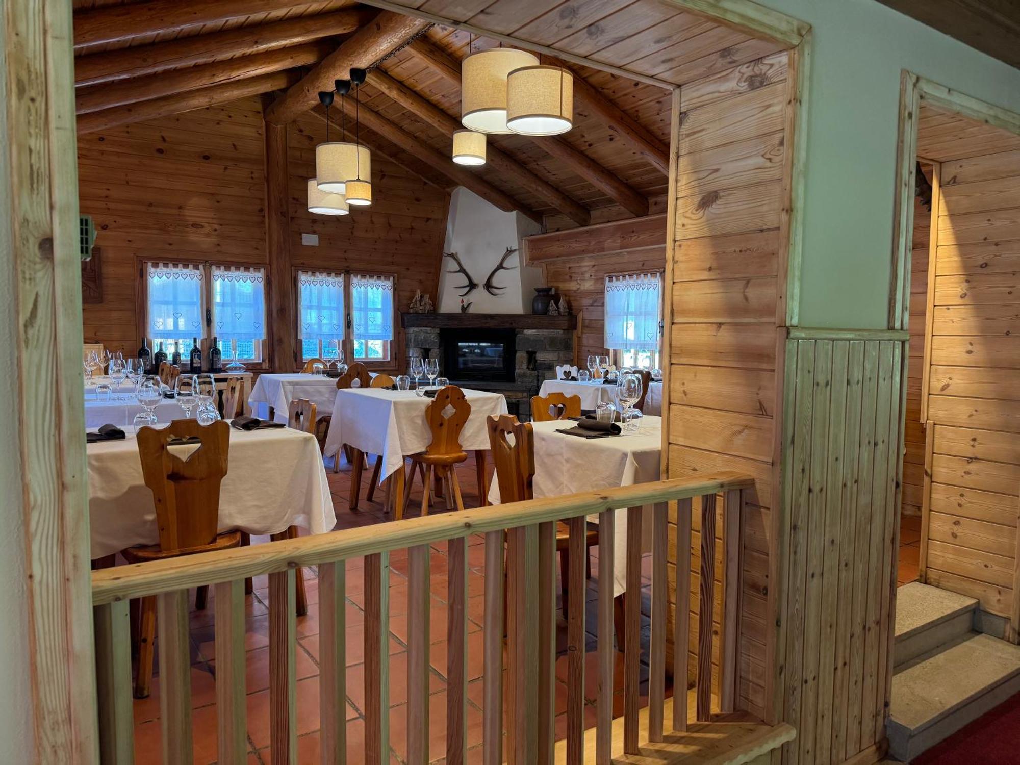 Hotel Ondezana Когне Екстериор снимка
